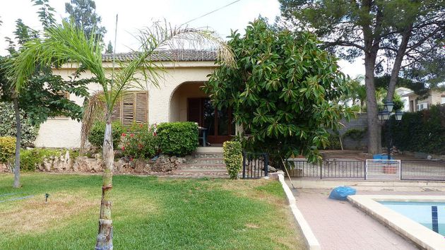 Foto 1 de Chalet en venta en El Paraiso-Los Almendros de 6 habitaciones con terraza y piscina