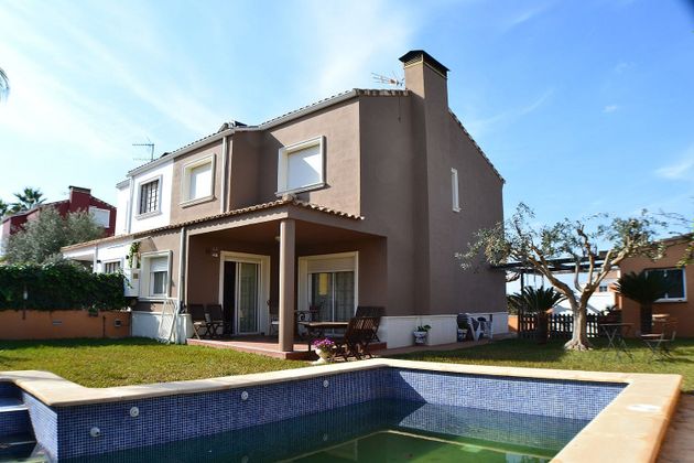 Foto 1 de Casa en venta en Gallipont de 3 habitaciones con terraza y piscina