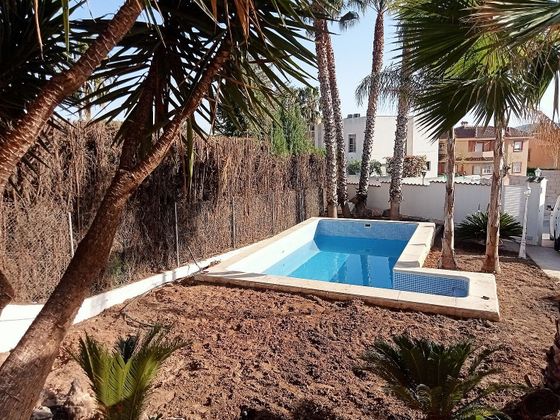 Foto 2 de Chalet en alquiler en Riba-roja de Túria de 4 habitaciones con terraza y piscina