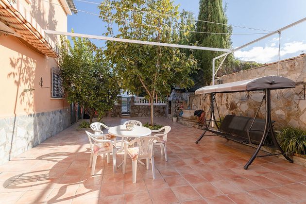 Foto 2 de Chalet en venta en calle Pintor Velázquez de 5 habitaciones con terraza y piscina