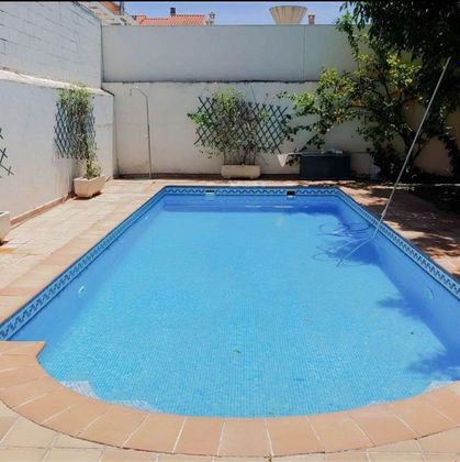 Foto 2 de Xalet en venda a calle Profesor Tierno Galvan de 6 habitacions amb terrassa i piscina