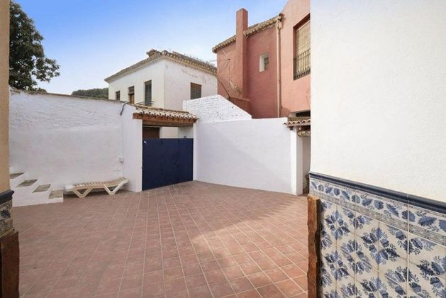 Foto 2 de Casa adossada en venda a calle Moraleda de 5 habitacions amb terrassa