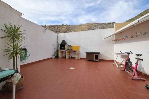 Foto 2 de Casa adosada en venta en calle Andres Segovia de 3 habitaciones con terraza y aire acondicionado