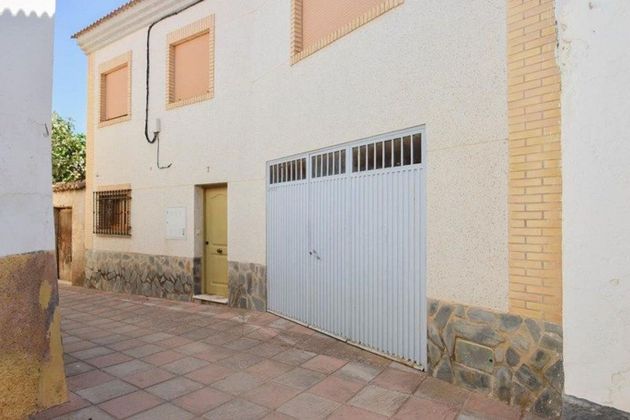 Foto 1 de Casa adossada en venda a calle Convento de 4 habitacions amb terrassa