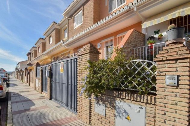 Foto 1 de Casa en venda a calle Ginés de Los Rios de 4 habitacions amb terrassa i calefacció