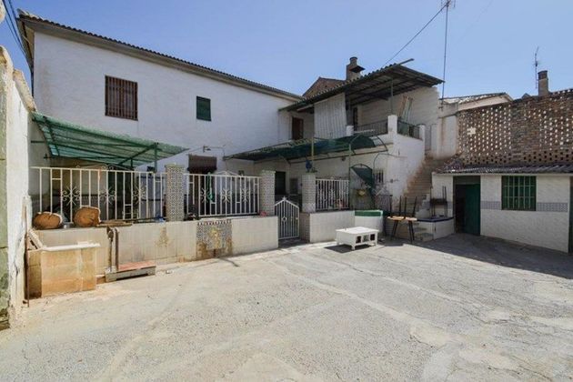 Foto 1 de Chalet en venta en calle Miguel de Cervantes de 8 habitaciones con terraza