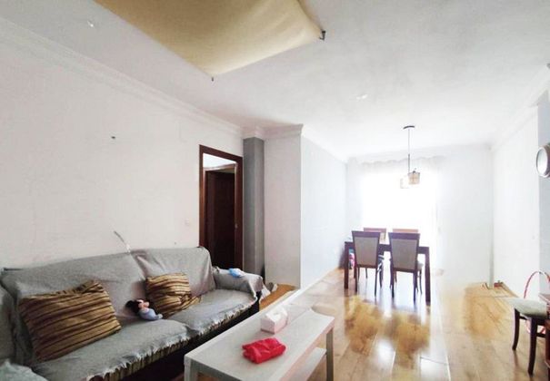 Foto 2 de Pis en venda a calle Tikaz de 3 habitacions amb terrassa i garatge