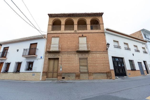 Foto 1 de Casa adossada en venda a calle Carretería de 4 habitacions amb terrassa i piscina