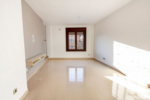 Foto 2 de Pis en venda a calle Almería de 2 habitacions amb ascensor