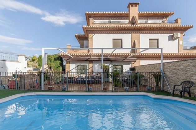 Foto 1 de Casa en venda a calle Almena de 4 habitacions amb terrassa i piscina