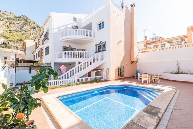 Foto 1 de Chalet en venta en calle Jose Blanes Zabalo de 6 habitaciones con terraza y piscina