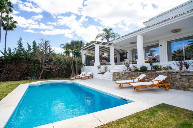 Foto 2 de Chalet en venta en avenida Generalife de 4 habitaciones con terraza y piscina
