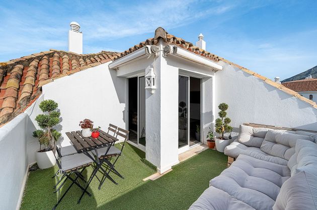 Foto 2 de Àtic en venda a calle Sierra Bermeja de 2 habitacions amb terrassa i piscina