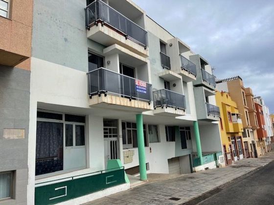 Foto 2 de Venta de piso en Corralejo de 2 habitaciones con terraza y balcón