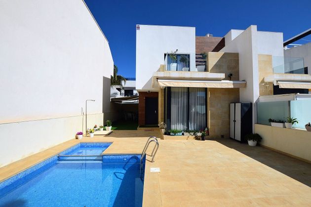 Foto 2 de Xalet en venda a San Pedro del Pinatar de 3 habitacions amb terrassa i piscina