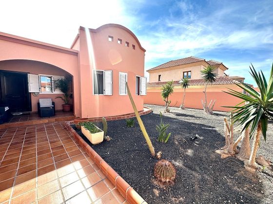 Foto 2 de Casa en venda a Buenavista-Rosa Vila de 5 habitacions amb terrassa i garatge