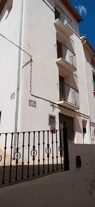 Foto 1 de Casa adossada en venda a Montán de 6 habitacions amb balcó