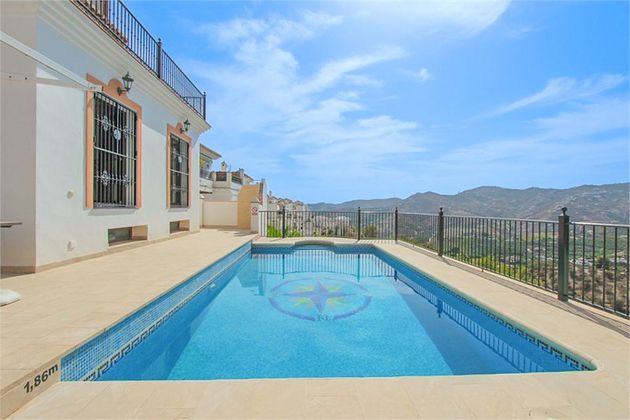 Foto 1 de Venta de casa en calle De la Morea de 5 habitaciones con terraza y piscina