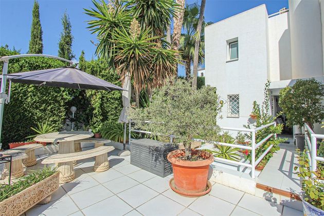 Foto 1 de Casa en venda a calle Sierramar de 3 habitacions amb terrassa i piscina