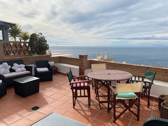 Foto 2 de Casa adossada en venda a La Herradura de 3 habitacions amb terrassa i piscina