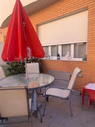 Foto 1 de Casa adossada en venda a calle Del Barranc de 4 habitacions amb terrassa i garatge
