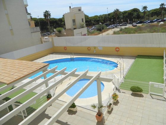Foto 1 de Pis en lloguer a Isla Cristina ciudad de 1 habitació amb piscina i mobles