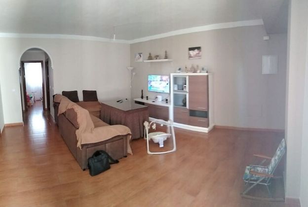 Foto 2 de Piso en venta en Algaba (La) de 2 habitaciones con garaje y aire acondicionado