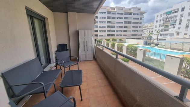 Foto 2 de Piso en alquiler en Puerta Blanca de 2 habitaciones con terraza y piscina