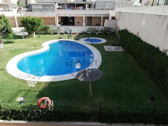 Foto 1 de Pis en lloguer a El Cónsul - Ciudad Universitaria de 3 habitacions amb terrassa i piscina