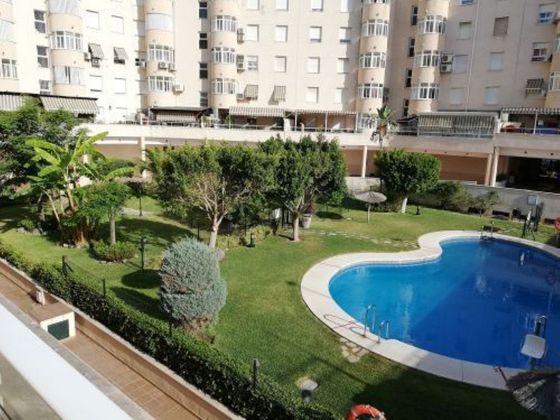 Foto 2 de Pis en lloguer a El Cónsul - Ciudad Universitaria de 3 habitacions amb terrassa i piscina