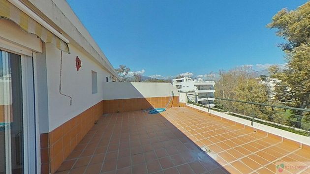 Foto 2 de Venta de ático en Guadalmina de 3 habitaciones con terraza y piscina