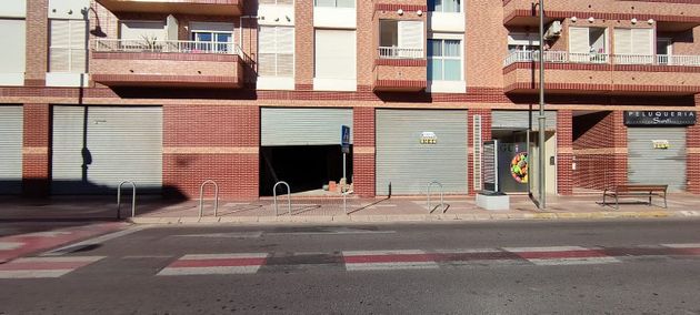 Foto 2 de Local en venta en avenida De Barcelona de 142 m²