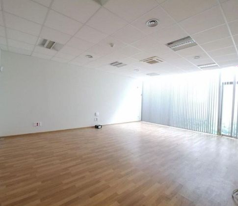 Foto 2 de Oficina en venda a calle Narcis Monturiol Estarrio de 69 m²