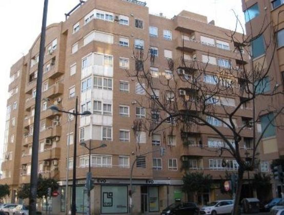 Foto 1 de Local en venta en calle Emilio Baró de 179 m²