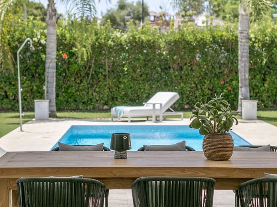Foto 2 de Xalet en venda a avenida De Los Andaluces de 4 habitacions amb terrassa i piscina