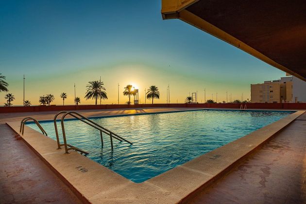 Foto 1 de Àtic en venda a paseo Marítim de Neptú de 3 habitacions amb terrassa i piscina