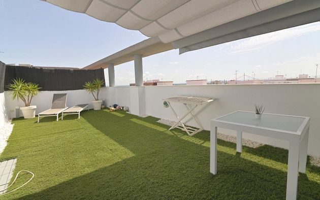 Foto 1 de Àtic en venda a Pinedo de 3 habitacions amb terrassa i aire acondicionat