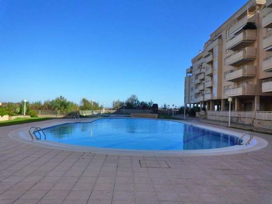 Foto 2 de Pis en venda a El Perellonet de 3 habitacions amb terrassa i piscina
