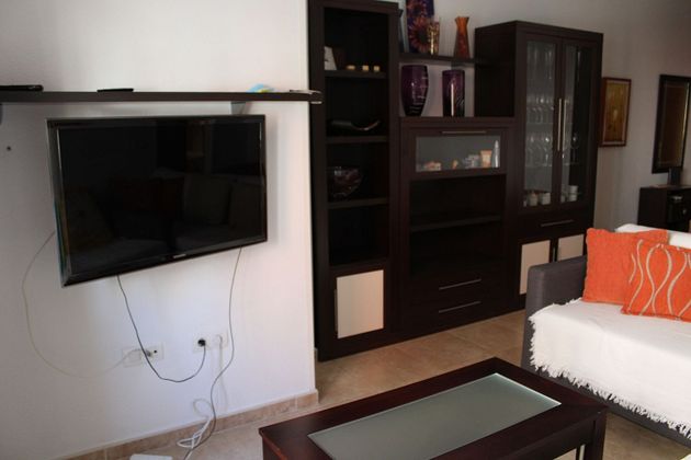 Foto 2 de Alquiler de piso en Girón - Las Delicias - Tabacalera de 2 habitaciones con terraza y muebles