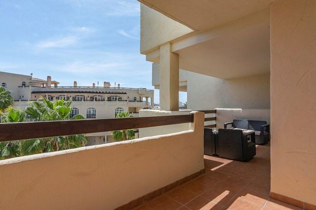 Foto 2 de Venta de piso en Paraíso - Atalaya- Benamara de 2 habitaciones con terraza y piscina