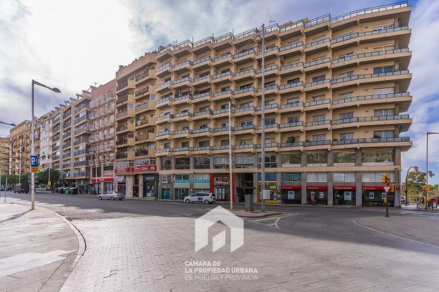 Foto 2 de Venta de piso en Centro - Huelva de 5 habitaciones con terraza y ascensor