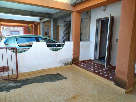 Foto 2 de Casa en venda a calle La Paz de 3 habitacions amb terrassa i balcó