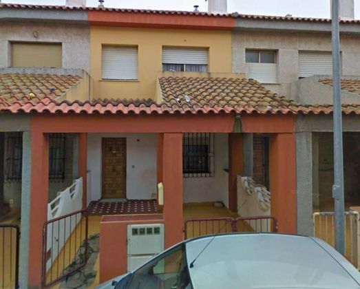 Foto 1 de Casa en venda a calle La Paz de 3 habitacions amb terrassa i balcó