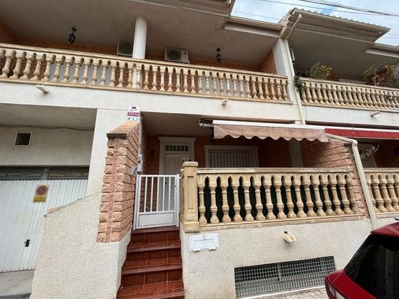 Foto 1 de Casa adossada en venda a Alguazas de 4 habitacions amb terrassa i piscina
