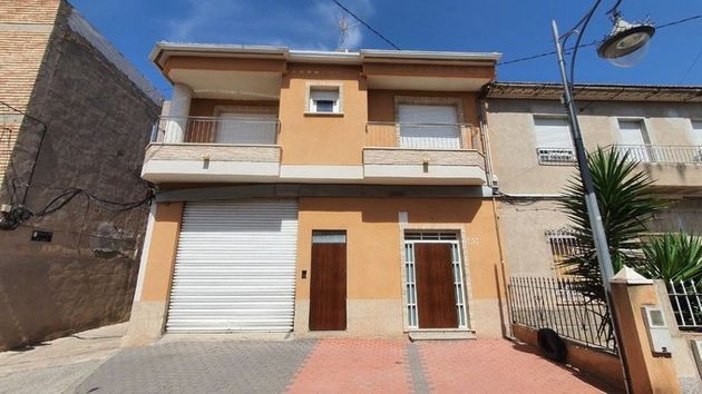 Foto 1 de Casa en venda a calle De la Barca de 4 habitacions amb terrassa i garatge