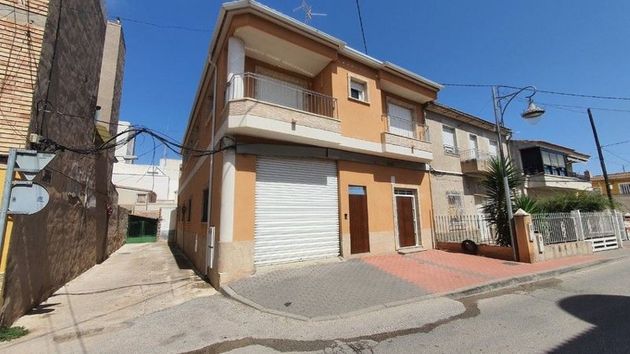 Foto 2 de Casa en venda a calle De la Barca de 4 habitacions amb terrassa i garatge