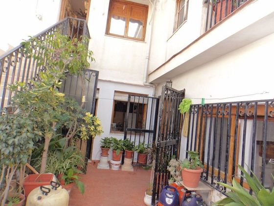 Foto 2 de Casa en venta en Ayuntamiento - El Salvador de 5 habitaciones con terraza y balcón