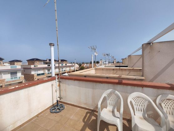 Foto 2 de Casa en venta en Los Peñascos-El Salero-Los Imbernones de 3 habitaciones con terraza y jardín