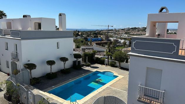 Foto 1 de Casa en venda a calle Rubi de 3 habitacions amb terrassa i piscina