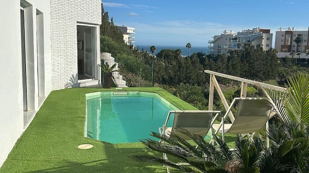 Foto 1 de Casa en venda a calle Fuengirola de 4 habitacions amb terrassa i piscina